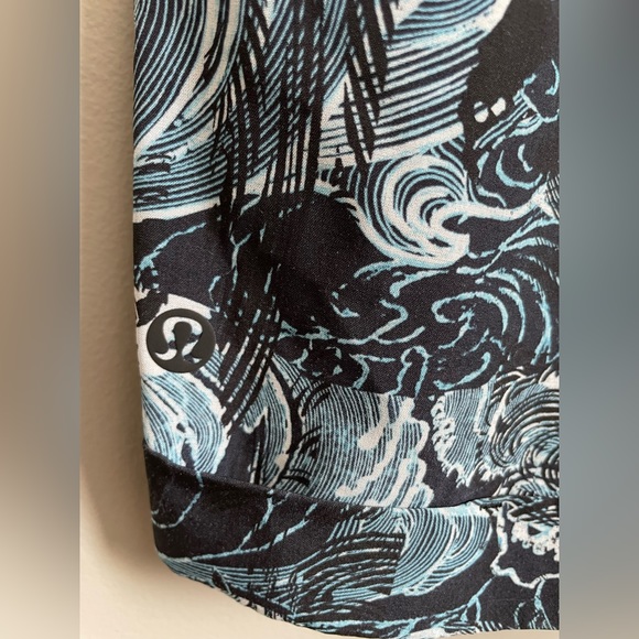 Lululemon Spring Break Away Short 4 - Picture 4 of 5